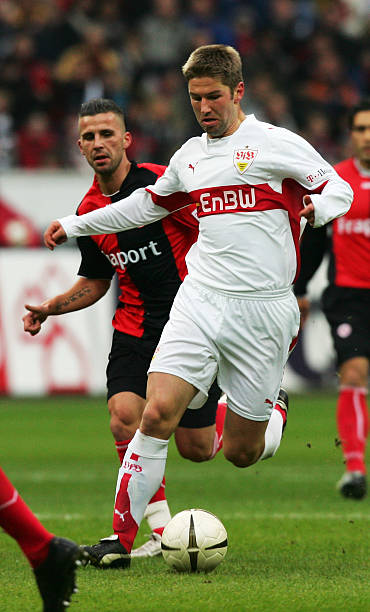 奇其背后的 奇其背后的