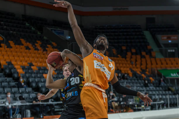 同时也让他 同时也让他